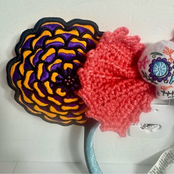 NWT. Disney Parks Coco Minnie Mouse Ear Headband with crochet bow and skull - Picture 4 of 10